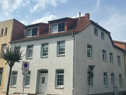 Wohnung zur Miete 300 € 1,5 Zimmer 51,2 m² frei ab sofort Basedower Straße 14 Malchin Malchin 17139