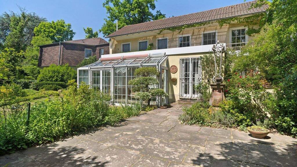 Haus zum Kauf 2.645.000 € 12 Zimmer 442 m² 1.034 m² Grundstück Niederrad Frankfurt am Main 60528