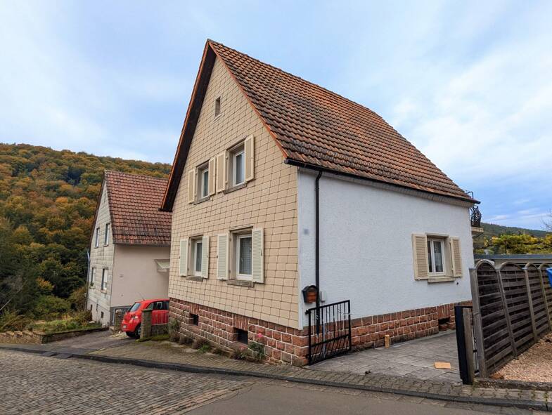 Einfamilienhaus zum Kauf 145.000 € 4,5 Zimmer 100 m² 321 m² Grundstück frei ab sofort Esthal Esthal 67472