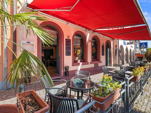 Haus zum Kauf 1.200.000 € 10 Zimmer 310 m² 230 m² Grundstück Waldkirch 79183