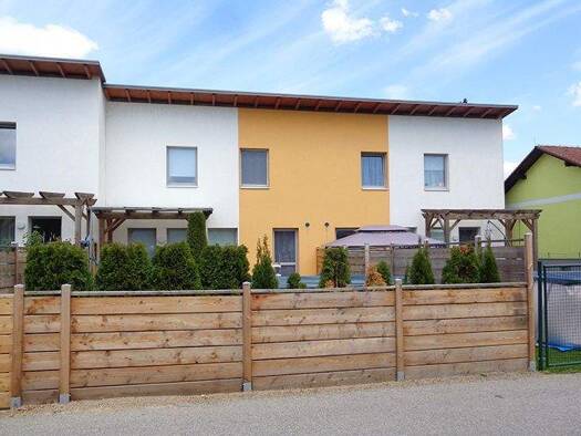 Reihenmittelhaus zur Miete 923 € 92,7 m² An der Bahn 313 Alberndorf 2054