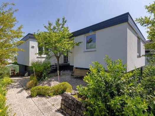 Bungalow zum Kauf 348.000 € 6 Zimmer 152 m² 775 m² Grundstück Eschwege 37269