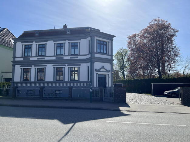 Villa zum Kauf provisionsfrei 690.000 € 7 Zimmer 179 m² 1.108 m² Grundstück Bahnhofstraße 2 Lübz 19386