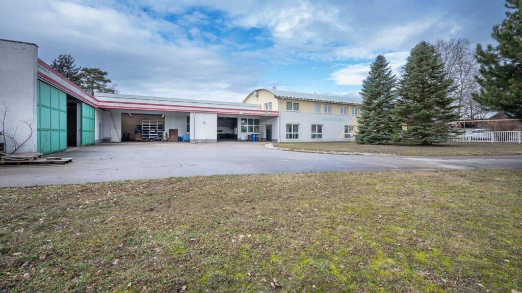 Produktionshalle zur Miete 5.075 € 899 m² Lagerfläche Stockerau 2000