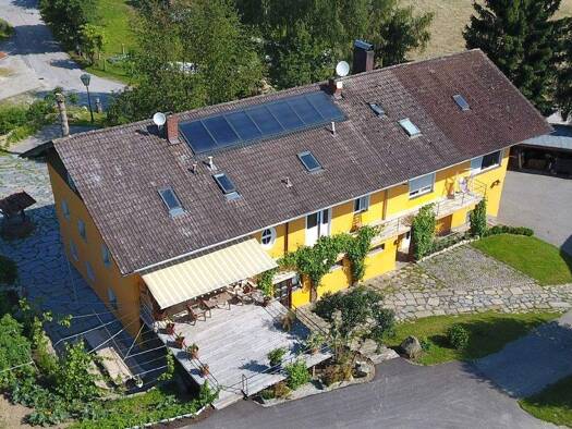 Mehrfamilienhaus zum Kauf 569.000 € 11 Zimmer 450 m² 1.990 m² Grundstück frei ab 01.05.2026 Allmunzen Witzmannsberg 94104