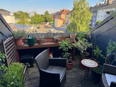 Wohnung zur Miete 650 € 2,5 Zimmer 110 m² Dachgeschoss, 3. Geschoss frei ab 01.10.2025 Bahnhofsviertel Hof 95028
