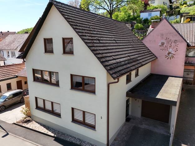 Einfamilienhaus zum Kauf 219.000 € 7 Zimmer 122 m² 385 m² Grundstück Holzkirchen Holzkirchen 97292