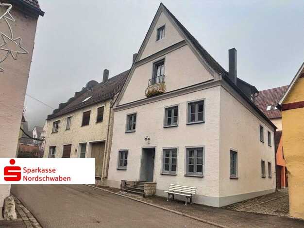 Mehrfamilienhaus zum Kauf als Kapitalanlage geeignet 398.000 € 8 Zimmer 158,2 m² 105 m² Grundstück Harburg Harburg (Schwaben) 86655