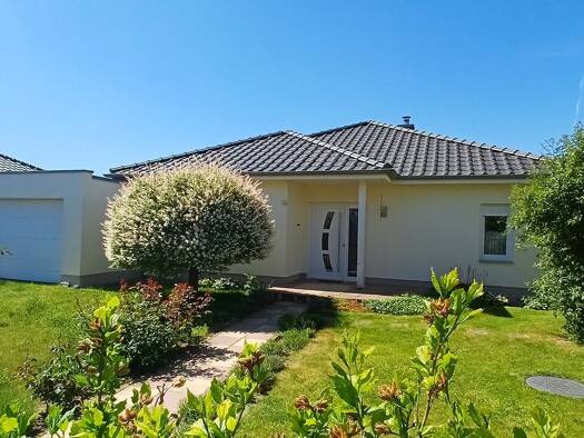 Haus zum Kauf 388.000 € 3 Zimmer 102 m² 640 m² Grundstück Güstrow Güstrow 18273