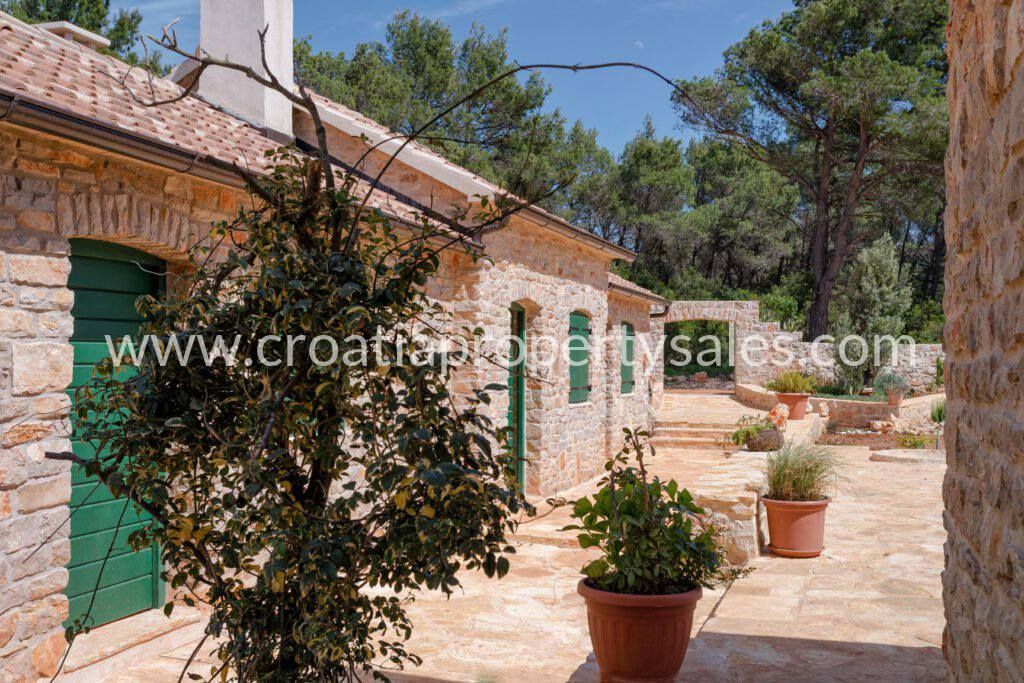 Haus zum Kauf 3.650.000 € 5 Zimmer 280 m²<br/>Wohnfläche Hvar