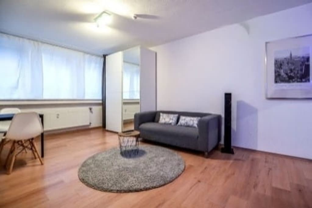 Wohnung zur Miete Wohnen auf Zeit 1.400 € 1 Zimmer 33 m²<br/>Wohnfläche 01.02.2025<br/>Verfügbarkeit Aachener Straße Lindenthal Köln 50931