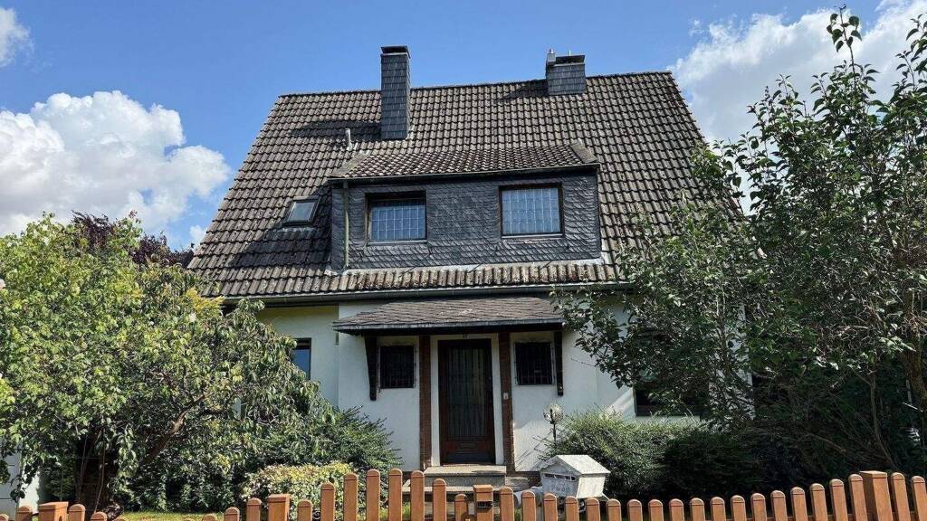Reduziert! Freistehendes Einfamilienhaus in Top-Lage von Mönchengladbach – Ihr neues Zuhause wartet!