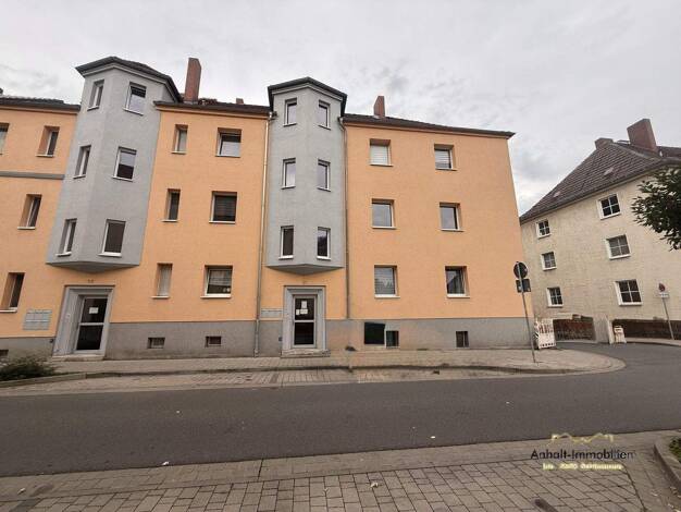 Wohnung zur Miete 650 € 4 Zimmer 92 m² 1. Geschoss Goethestraße 21 Bitterfeld 06749