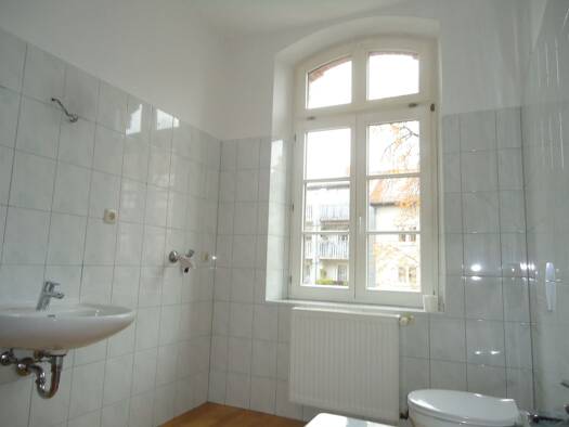 Wohnung zur Miete 400 € 2 Zimmer 63 m² Geschoss 1/3 frei ab sofort Naumburg Naumburg (Saale) 06618