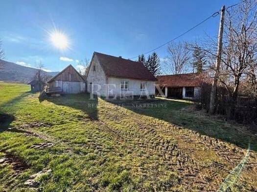 Einfamilienhaus zum Kauf 50.000 € 10 Zimmer 300 m² Lapat, Plaški Plaški 47304
