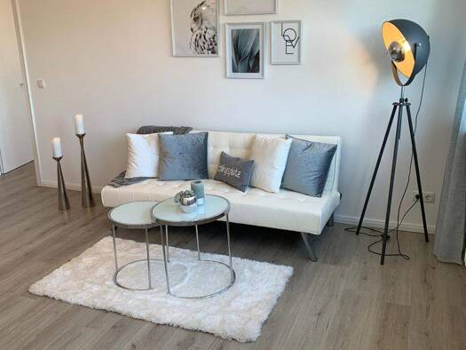 Wohnung zur Miete 500 € 2 Zimmer 44 m² 4 Geschosse frei ab sofort Altonaer Straße 29 Innenstadt Neumünster 24534