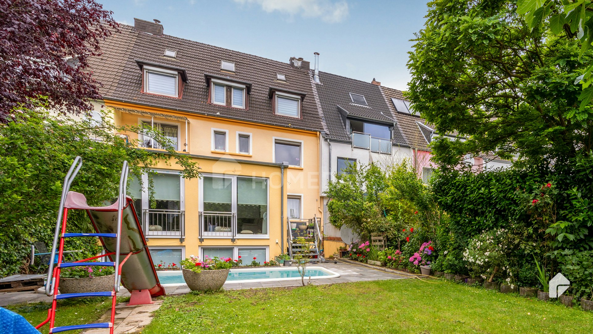 Mehrfamilienhaus zum Kauf 1.290.000 € 12 Zimmer 360 m²<br/>Wohnfläche 404 m²<br/>Grundstück Stammheim Köln 51061