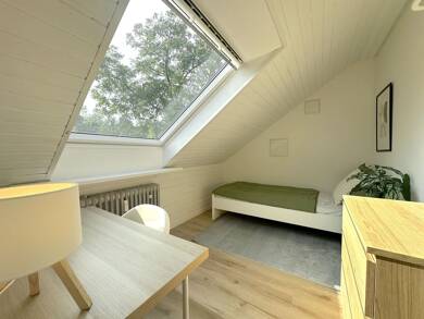 Wohnung zur Miete 555 € 1 Zimmer 30,4 m² Dachgeschoss, 3. Geschoss frei ab sofort Roßkopfstraße 23 Niederursel Frankfurt am Main 60439