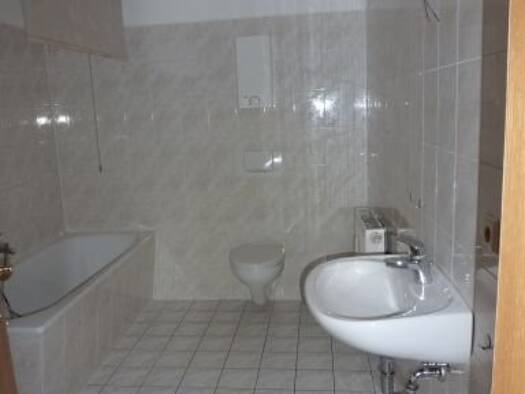 Wohnung zur Miete 299 € 2,5 Zimmer 56 m² 2. Geschoss frei ab sofort Innenstadt Görlitz 02826