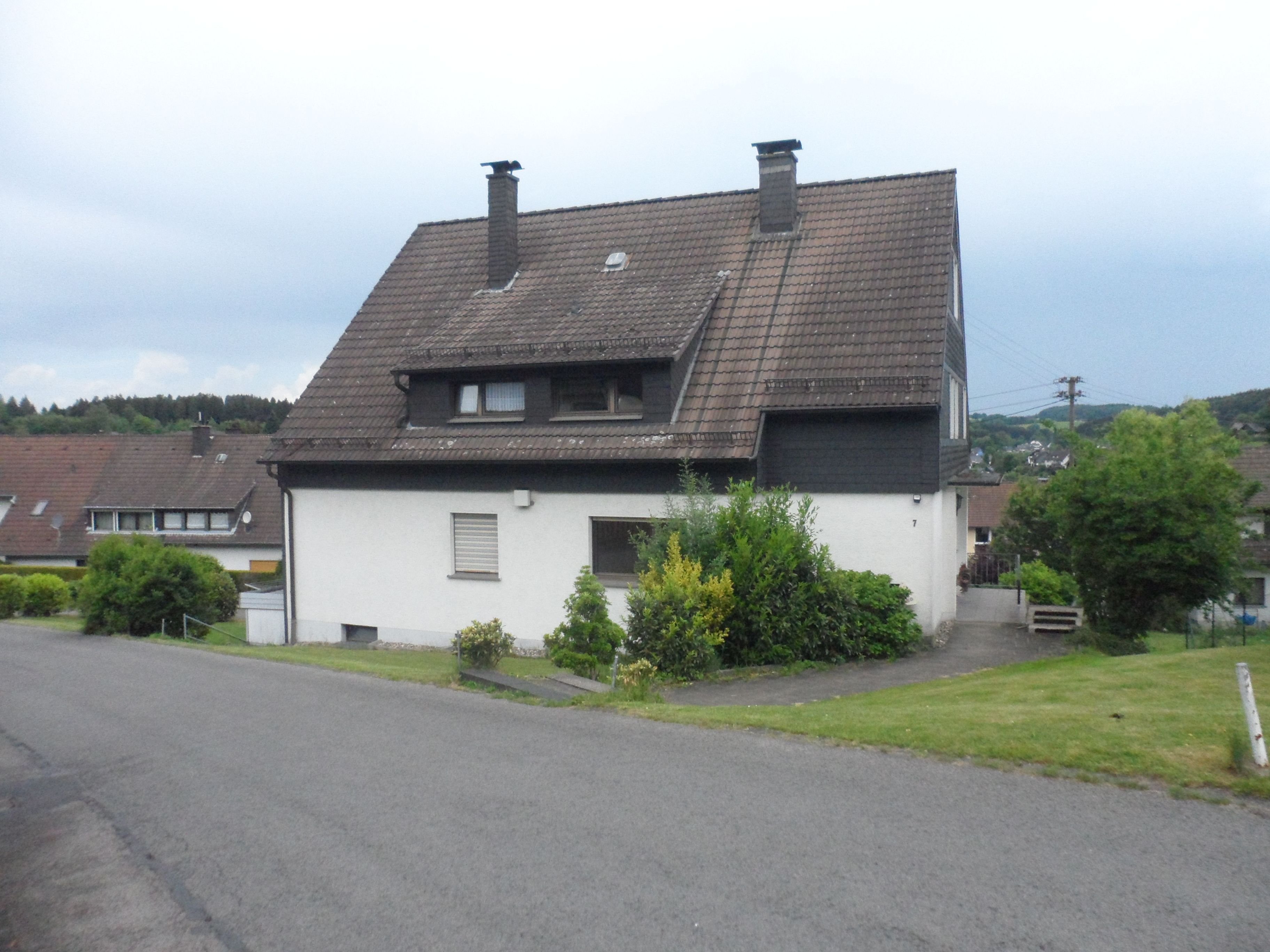 Mehrfamilienhaus zum Kauf 469.000 € 6 Zimmer 206 m²<br/>Wohnfläche 781 m²<br/>Grundstück Strombach Gummersbach 51643