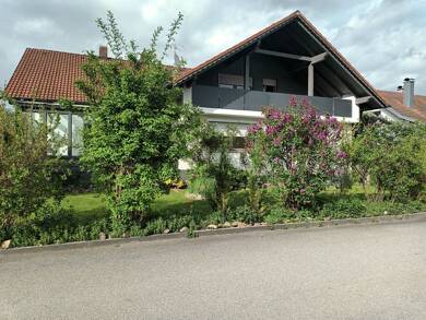 Haus zum Kauf 479.000 € 7 Zimmer 252 m² 785 m² Grundstück frei ab sofort Wiesenfelden Wiesenfelden 94344