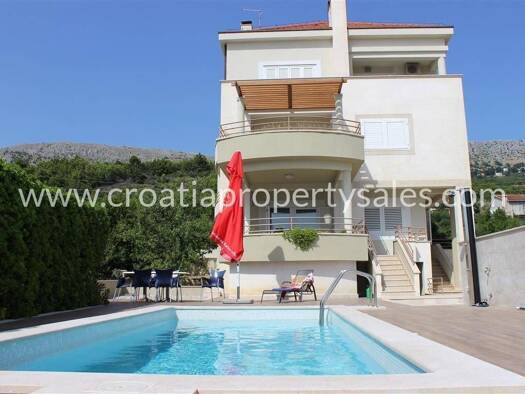 Haus zum Kauf 1.650.000 € 9 Zimmer 500 m² Split