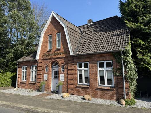 Haus zum Kauf 339.000 € 6,5 Zimmer 96,7 m² 492 m² Grundstück Niebüll 25899