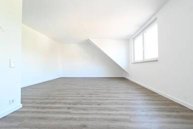 Wohnung zur Miete 975 € 2 Zimmer 72,5 m² Dachgeschoss, 2. Geschoss Büderich Meerbusch 40667