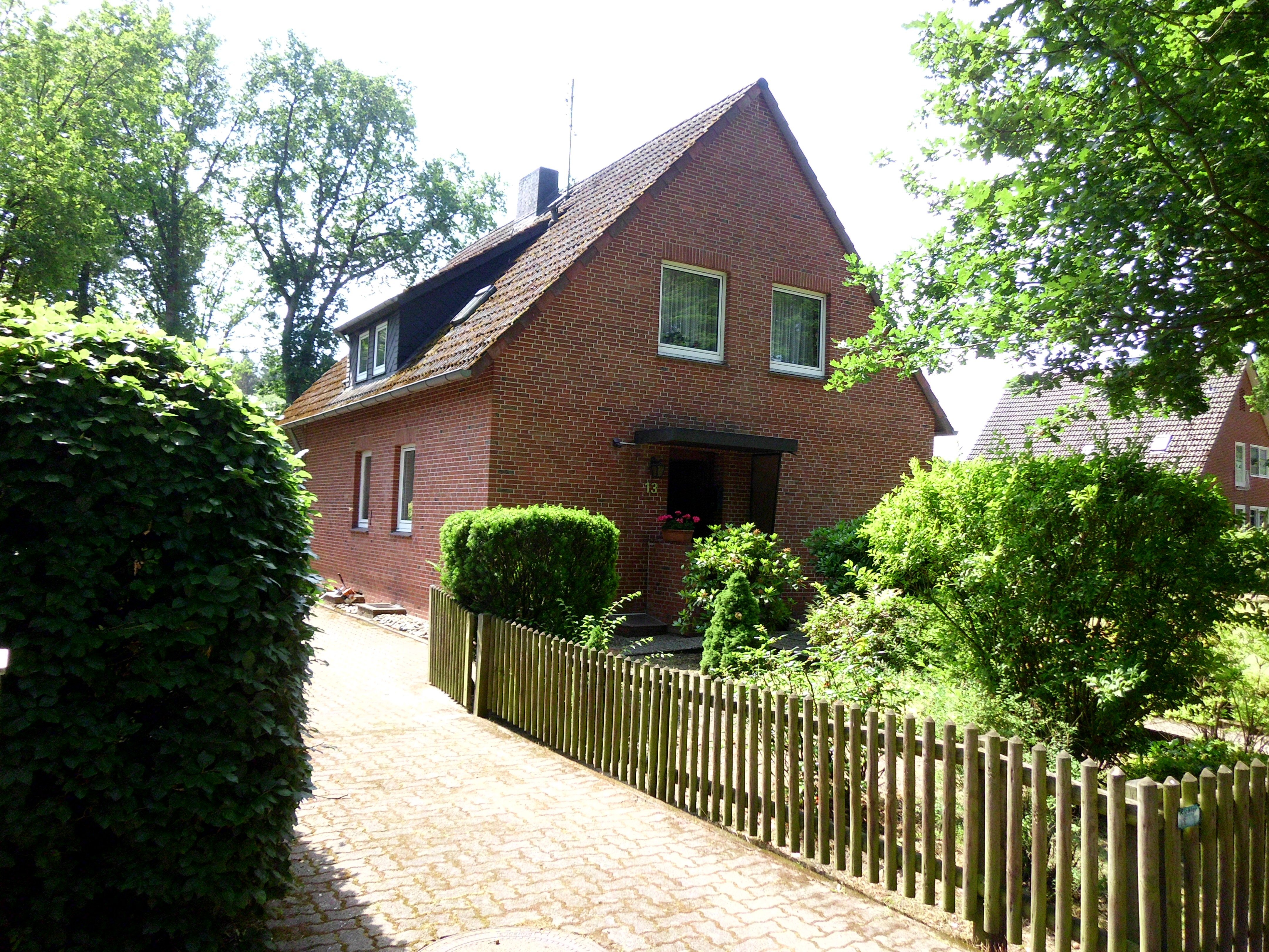 Einfamilienhaus zum Kauf 398.000 € 6 Zimmer 120 m²<br/>Wohnfläche 2.062 m²<br/>Grundstück ab sofort<br/>Verfügbarkeit Heimbucher Str. 13 Undeloh Undeloh 21274