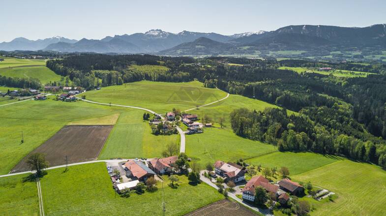 Hotel zum Kauf 4.500.000 € 21 Zimmer 1.826 m² Gastrofläche 2.500 m² Grundstück Persdorf 3 Persdorf Riedering 83083