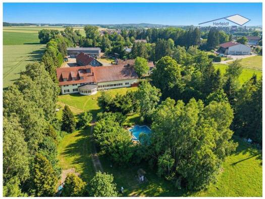 Haus zum Kauf 1.900.000 € 49 Zimmer 2.892 m² 28.928 m² Grundstück Schwabmühlhausen Langerringen / Schwabmühlhausen 86853