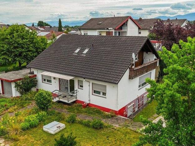 Einfamilienhaus zum Kauf 560.000 € 9,5 Zimmer 220,5 m² 1.091 m² Grundstück Neuenburg 79395
