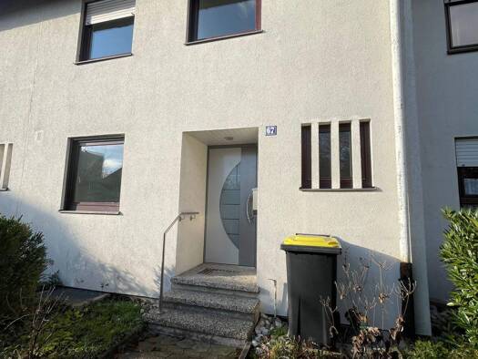 Haus zur Miete 1.900 € 5,5 Zimmer 145 m² 246 m² Grundstück frei ab sofort Schupfer Straße 67 Laufamholz Nürnberg 90482