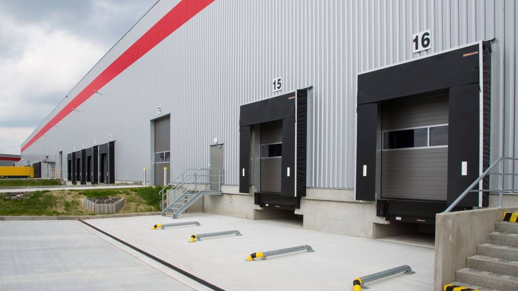 Lagerhalle zur Miete 10.276 m² Lagerfläche teilbar ab 3.920 m² Großsachsenheim Sachsenheim 74343