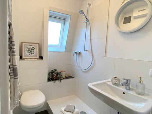 Wohnung zur Miete 810 € 2,5 Zimmer 45 m² Geschoss 2/3 frei ab sofort Frauenland Würzburg 97074