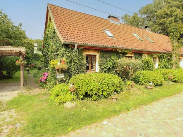 Mehrfamilienhaus zum Kauf 289.000 € 10 Zimmer 288,3 m² 5.080,3 m² Grundstück Neuhof Grammow 18195