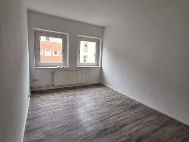 Wohnung zur Miete 352 € 2 Zimmer 42,7 m² 1. Geschoss St. Gertrud Lübeck / Brandenbaum 23566