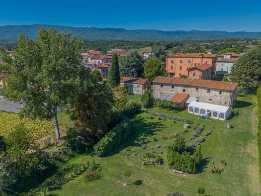 Bauernhaus zum Kauf 950.000 € 5 Zimmer 749 m² 135.000 m² Grundstück frei ab sofort Bibbiena 52011