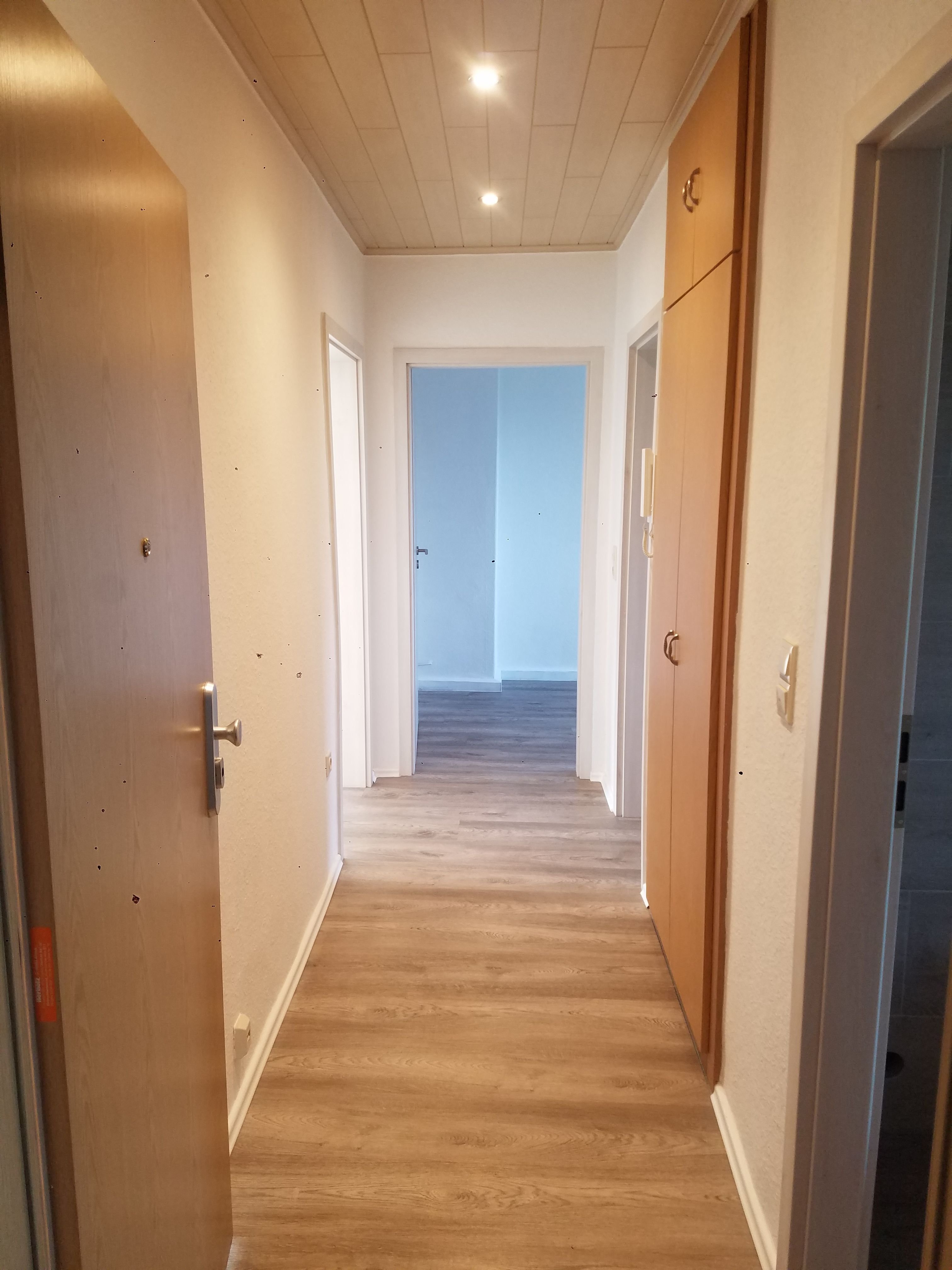 Wohnung zur Miete 350 € 3 Zimmer 58 m²<br/>Wohnfläche 2.<br/>Geschoss ab sofort<br/>Verfügbarkeit Am Stadion 24 Regis-Breitingen Regis-Breitingen 04565