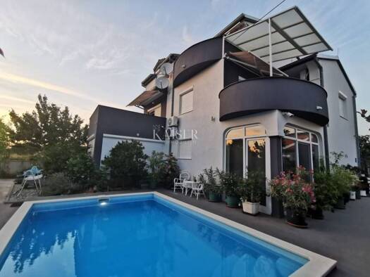 Haus zum Kauf 780.000 € 8 Zimmer 335 m² Turanj, Sveti Filip I Jakov Sveti Filip i Jakov