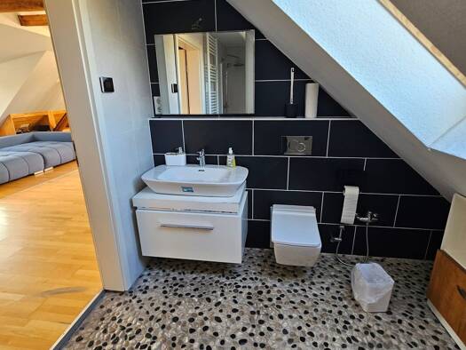 Maisonette zur Miete 750 € 1 Zimmer 43 m² Geschoss -2/2 frei ab sofort Lichtenbroich Düsseldorf 40472