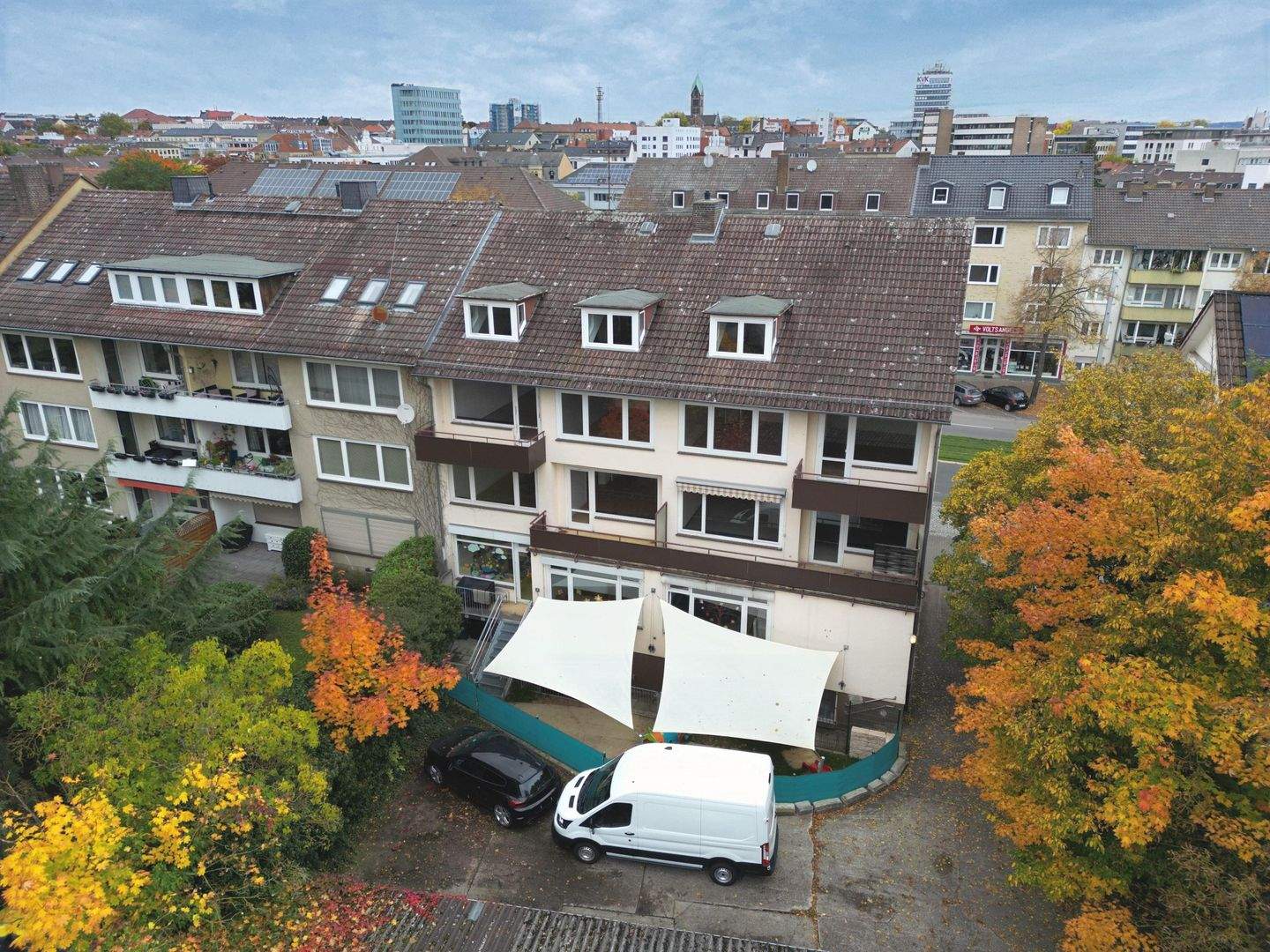 Mehrfamilienhaus mit zwei Gewerbeeinheiten und sechs Wohnungen in Top-Innenstadtlage von Kassel