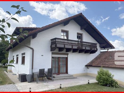 Einfamilienhaus zum Kauf 198.000 € 8 Zimmer 160 m² 1.262 m² Grundstück frei ab 01.09.2026 Arrach Arrach 93474