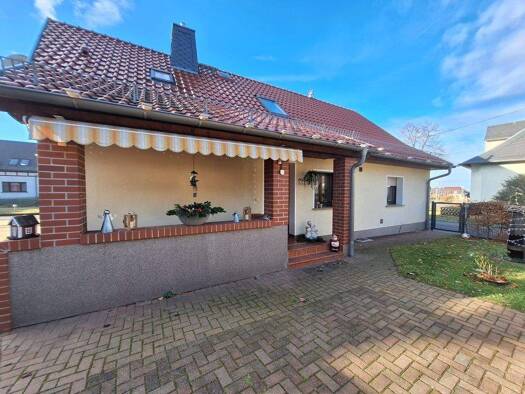 Einfamilienhaus zum Kauf 260.500 € 5 Zimmer 135 m² 807 m² Grundstück Eisenhüttenstadt Eisenhüttenstadt / Fünfeichen 15890