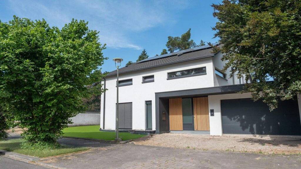 Einfamilienhaus zum Kauf provisionsfrei 2.200.000 € 7 Zimmer 260 m² 1.080 m² Grundstück Waldstadt Karlsruhe 76139
