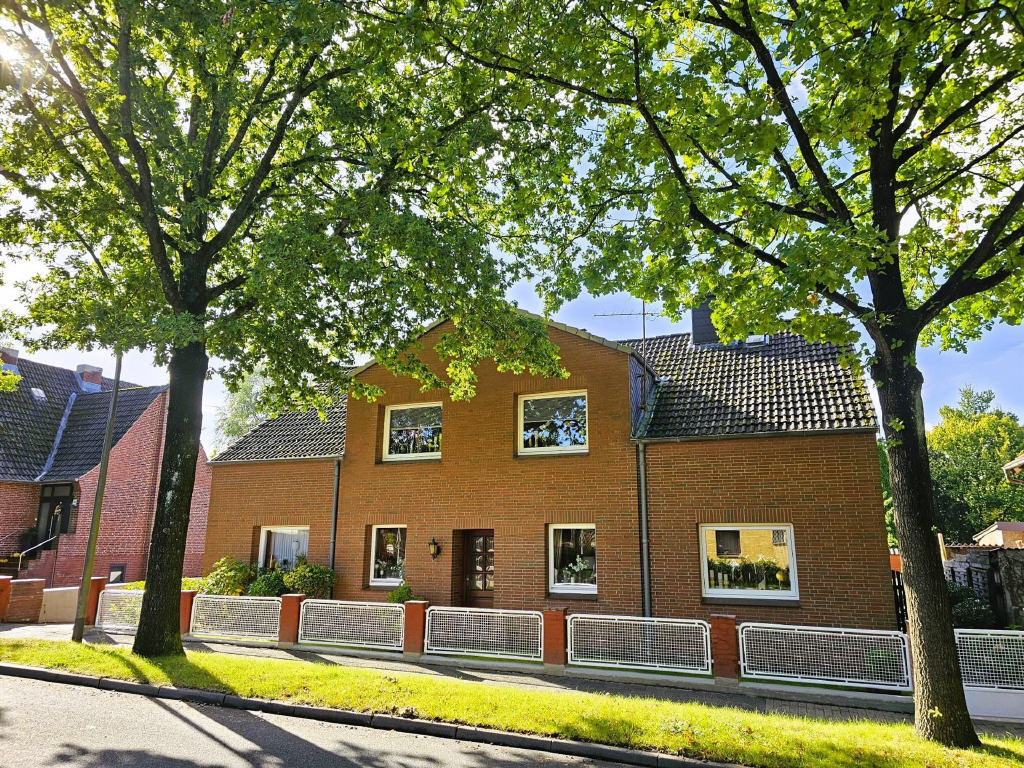 Einfamilienhaus zum Kauf 425.000 € 9 Zimmer 219,5 m²<br/>Wohnfläche 835 m²<br/>Grundstück Wahlbezirk 12 Itzehoe 25524