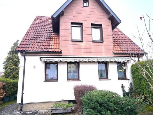 Einfamilienhaus zum Kauf 235.000 € 6 Zimmer 101 m² 463 m² Grundstück frei ab 01.01.2026 Benningen am Neckar 71726