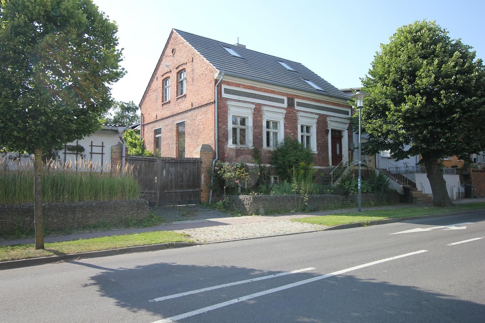 Einfamilienhaus zum Kauf 229.000 € 5 Zimmer 170 m²<br/>Wohnfläche 600 m²<br/>Grundstück Altentreptow Altentreptow 17087