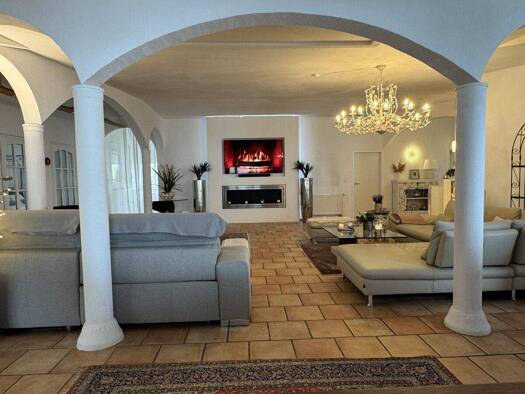 Haus zum Kauf 10 Zimmer 370 m² 1.000 m² Grundstück Rednitzhembach 91126