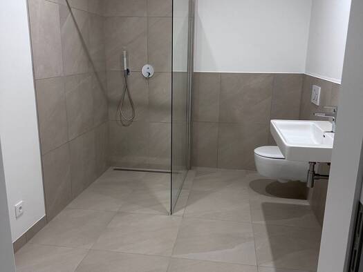 Wohnung zur Miete 1.487 € 2 Zimmer 65,3 m² Geschoss 1/3 frei ab 15.12.2025 Poppenbütteler Weg 156 Poppenbüttel Hamburg 22399